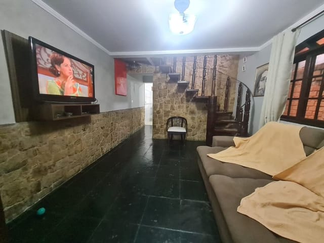 Casa com 125m² 4 quartos e 3 banheiros, à venda, no bairro Jardim Maria Helena em Barueri