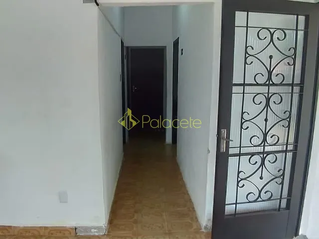 Casa com 257m² 3 quartos e 1 banheiro, à venda, no bairro Santana em Pindamonhangaba