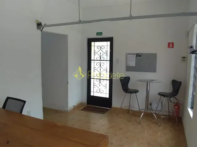 Casa com 257m² 3 quartos e 1 banheiro, à venda, no bairro Santana em Pindamonhangaba