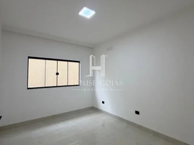 Casa com 227m² 3 quartos e 1 banheiro, à venda, no bairro Vila Oliveira em Aparecida de Goiânia