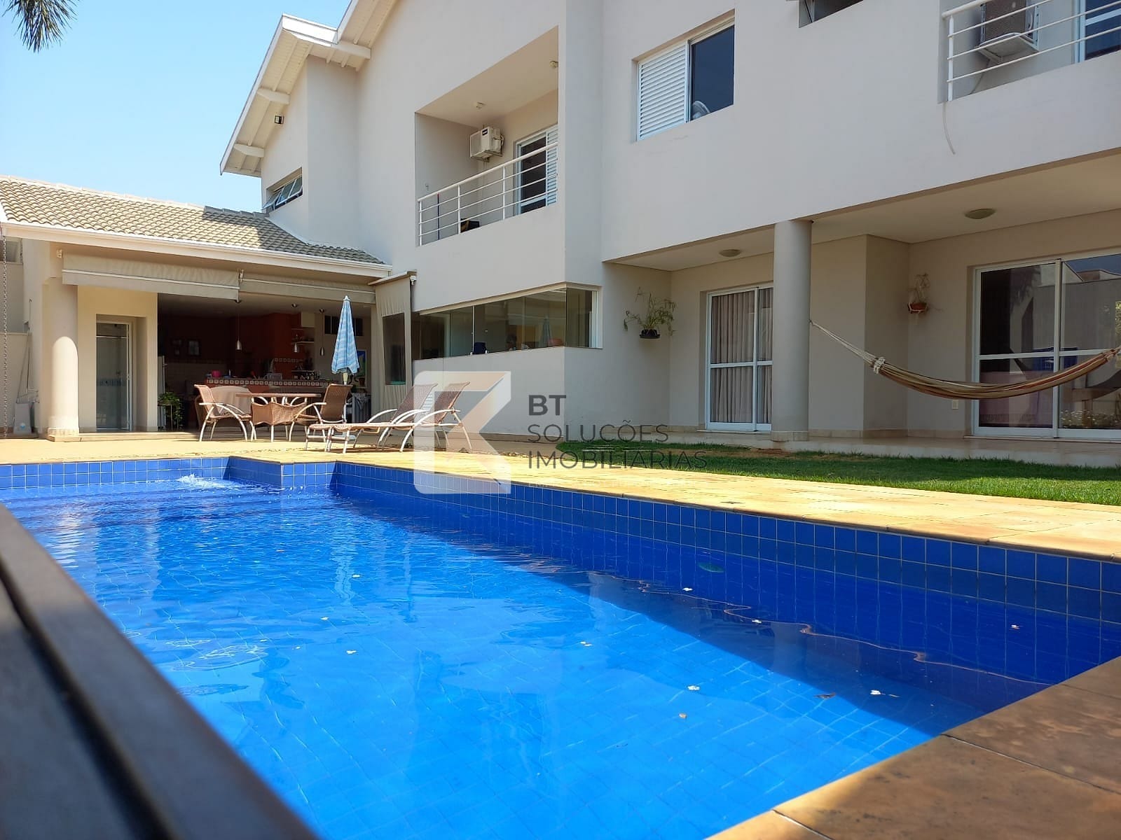 Casa, 4 quartos, 404 m² - Foto 1