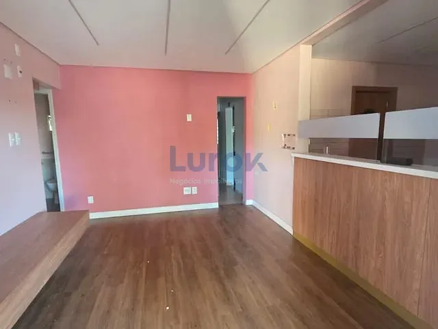 Casa com 270m², para alugar, no bairro Vila Embare em Valinhos