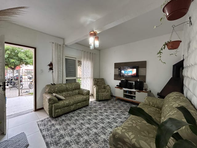 Casa com 155m² 2 quartos e 2 banheiros, à venda, no bairro Três Vendas em Pelotas