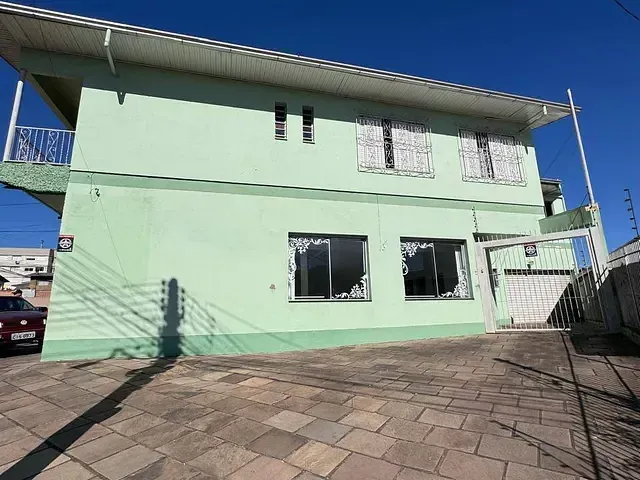 Casa 3 quartos e 4 banheiros, à venda, no bairro Santa Catarina em Caxias do Sul