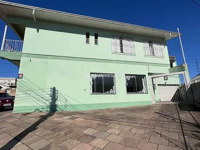 Casa 3 quartos e 4 banheiros, à venda, no bairro Santa Catarina em Caxias do Sul