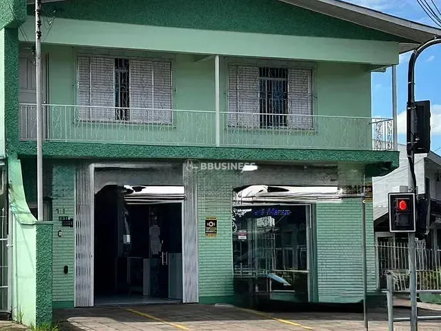 Casa 3 quartos e 4 banheiros, à venda, no bairro Santa Catarina em Caxias do Sul