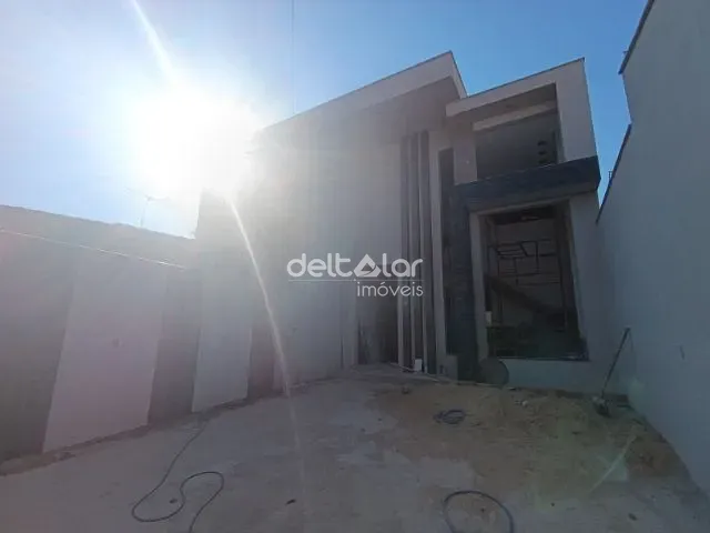 Casa com 180m² 4 quartos e 3 banheiros, à venda, no bairro Planalto em Belo Horizonte