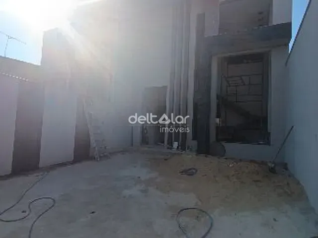 Casa com 180m² 4 quartos e 3 banheiros, à venda, no bairro Planalto em Belo Horizonte