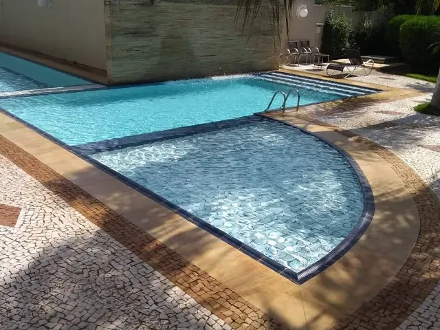 Casa com 380m² 4 quartos e 4 banheiros, à venda ou para alugar, no bairro Vila Hollândia em Campinas