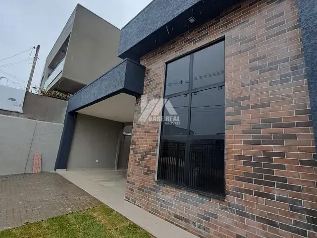 Casa com 240m² 3 quartos e 2 banheiros, à venda, no bairro Cará-cará em Ponta Grossa