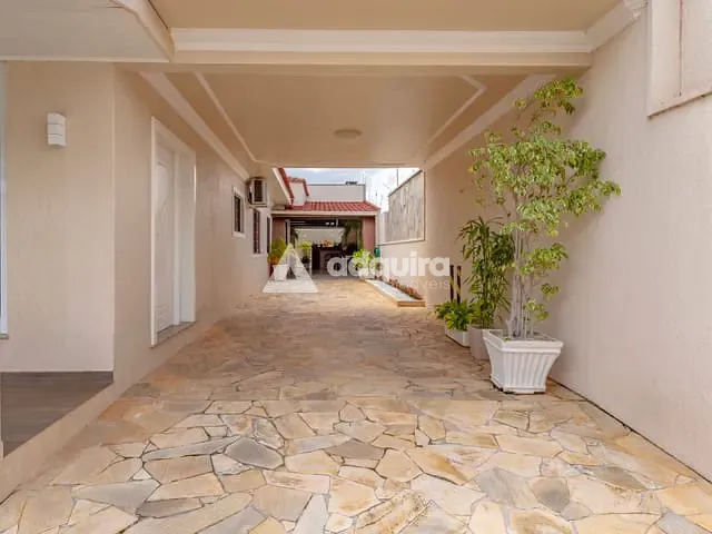 Casa com 462m² 3 quartos e 3 banheiros, à venda, no bairro Orfãs em Ponta Grossa