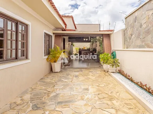 Casa com 462m² 3 quartos e 3 banheiros, à venda, no bairro Orfãs em Ponta Grossa