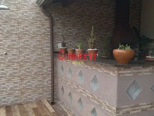 Casa com 300m² 4 quartos e 4 banheiros, à venda, no bairro Parque Residencial Candido Portinari em Ribeirão Preto