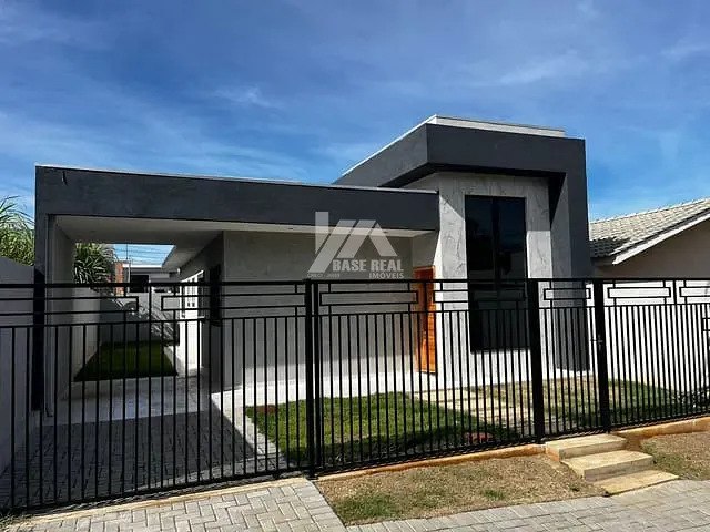 Casa com 240m² 3 quartos e 2 banheiros, à venda, no bairro Cará-cará em Ponta Grossa