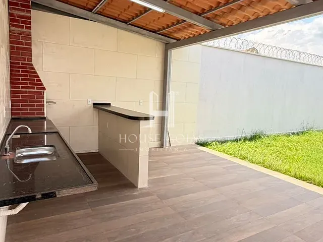 Casa com 249m² 3 quartos e 3 banheiros, à venda, no bairro Vila São Joaquim em Aparecida de Goiânia