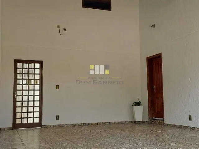 Casa com 301m² 3 quartos e 2 banheiros, à venda, no bairro Jardim Macarenko em Sumaré