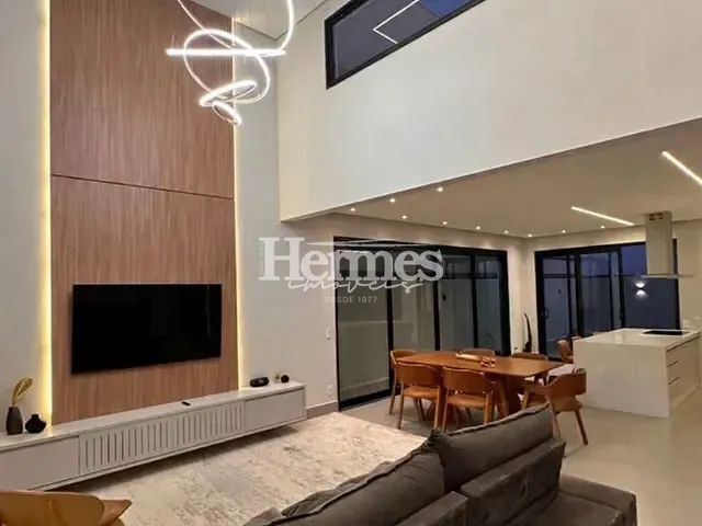 Casa com 300m² 3 quartos e 4 banheiros, à venda, no bairro Jardim Ypê em Paulínia