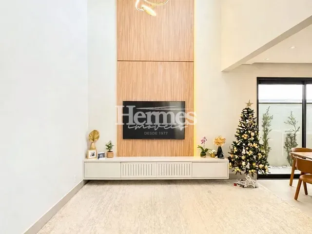 Casa com 300m² 3 quartos e 4 banheiros, à venda, no bairro Jardim Ypê em Paulínia