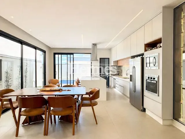 Casa com 300m² 3 quartos e 4 banheiros, à venda, no bairro Jardim Ypê em Paulínia