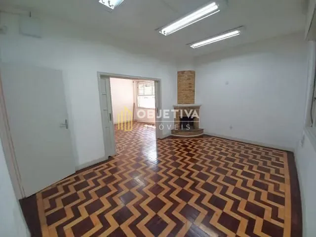 Casa 3 quartos e 2 banheiros, para alugar, no bairro Moinhos de Vento em Porto Alegre