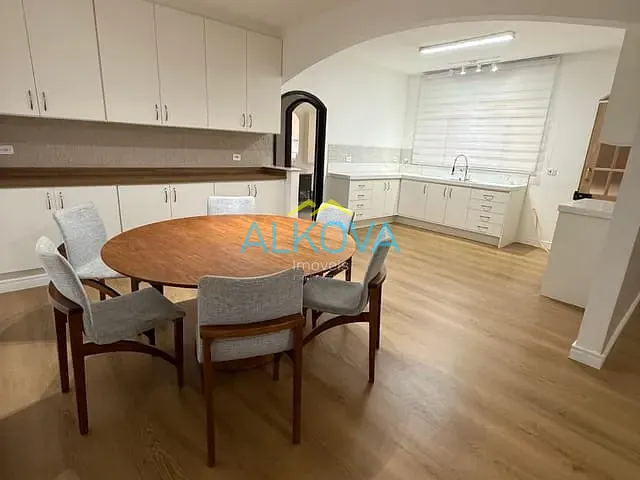 Casa com 265m² 3 quartos e 2 banheiros, à venda, no bairro Jardim Portugal em São José dos Campos
