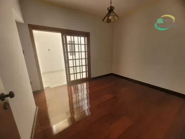 Casa com 250m² 3 quartos e 2 banheiros, à venda, no bairro Vila Proost de Souza em Campinas