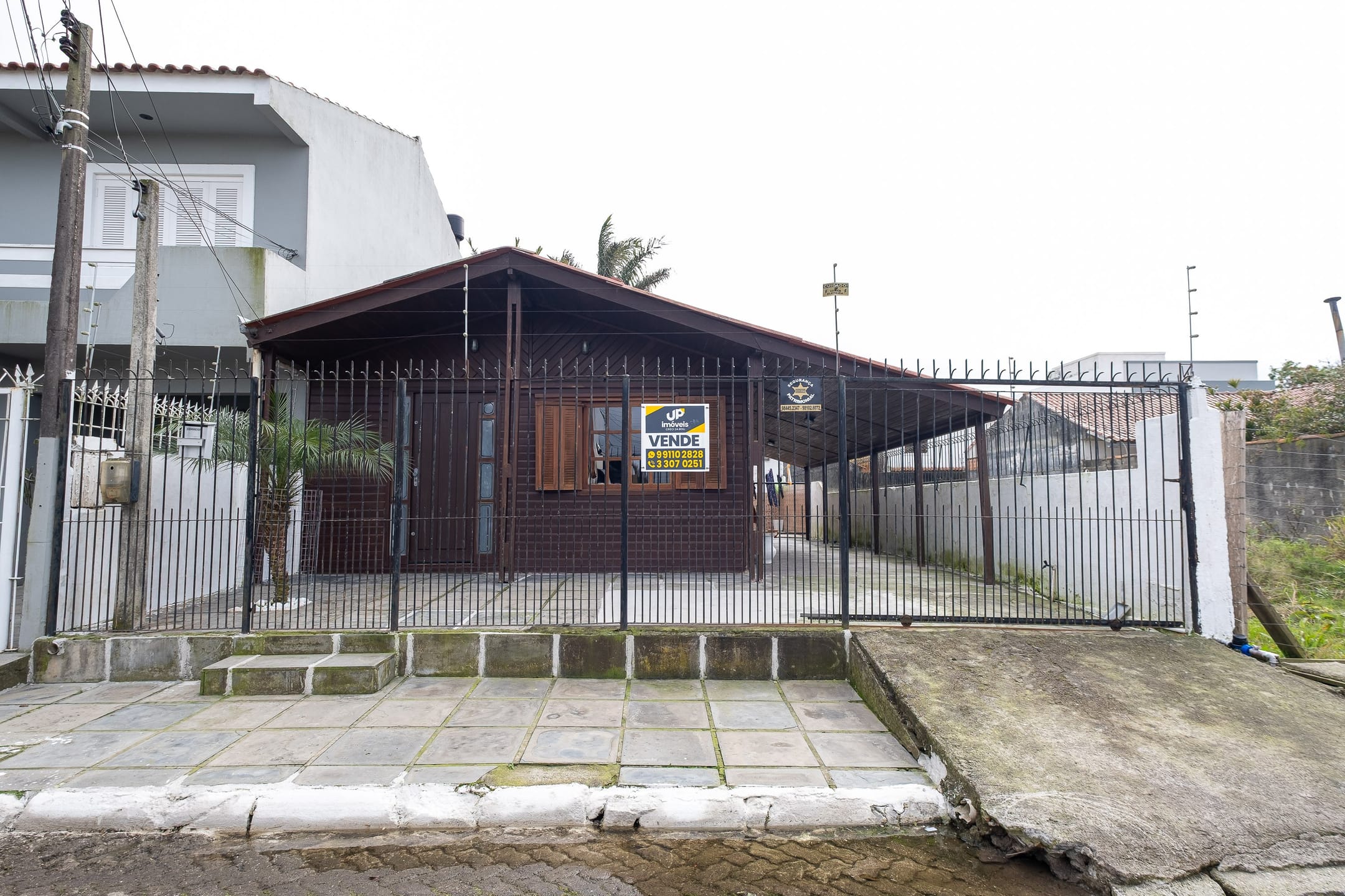 Casa à venda no Umuarama, São Gonçalo, Pelotas: 104 m², 3 quartos, 2 banheiros, 2 salas e churrasqueira para seus momentos de lazer.