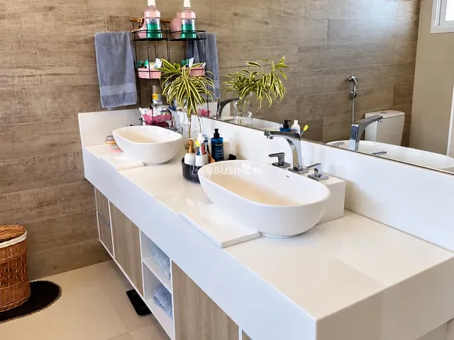 Casa 3 quartos e 5 banheiros, à venda, no bairro Swiss Park em Campinas