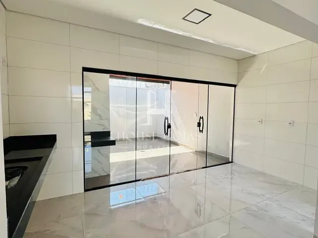 Casa com 200m² 3 quartos e 2 banheiros, à venda, no bairro Residencial Recanto das Emas em Goiânia
