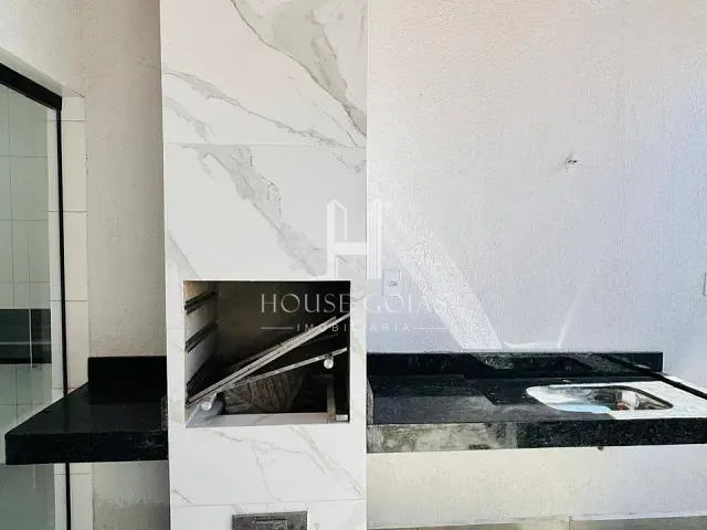 Casa com 200m² 3 quartos e 2 banheiros, à venda, no bairro Residencial Recanto das Emas em Goiânia