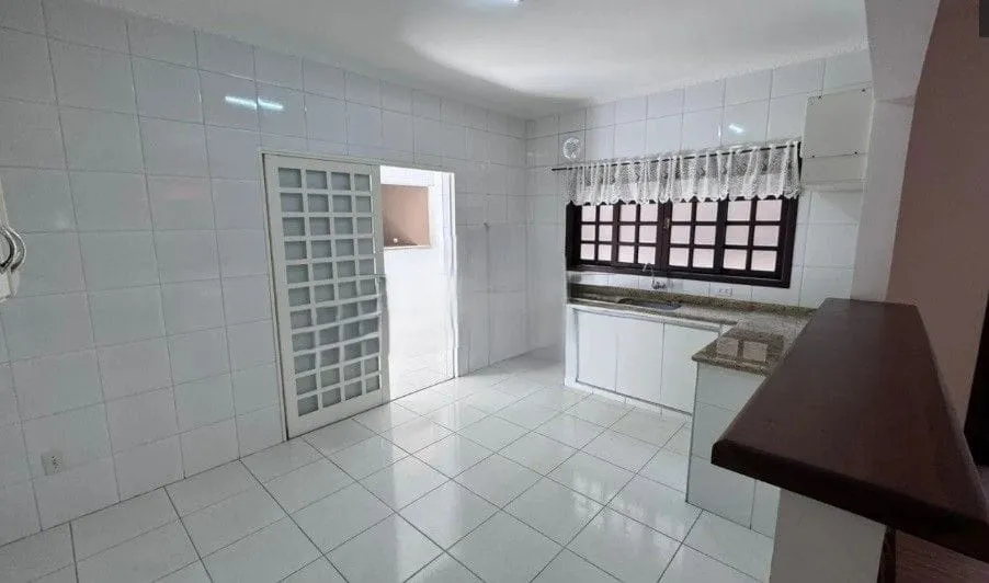 Casa, 4 quartos, 200 m² - Foto 3