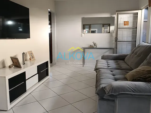 Casa 3 quartos e 2 banheiros, à venda, no bairro Jardim Uirá em São José dos Campos