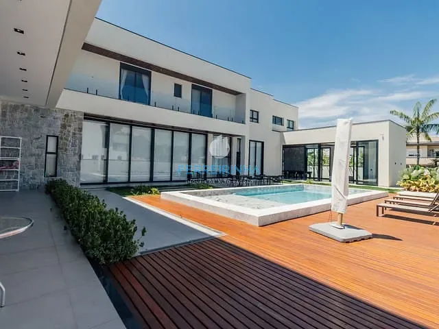 Casa com 1269m² 6 quartos e 8 banheiros, à venda ou para alugar, no bairro Condomínio Chácara Serimbura em São José dos Campos