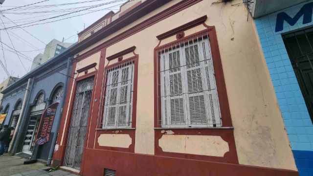 Casa com 210m² 4 quartos e 2 banheiros, à venda, no bairro Centro em Pelotas