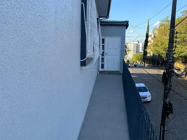 Casa 4 quartos e 2 banheiros, à venda, no bairro Santa Catarina em Caxias do Sul