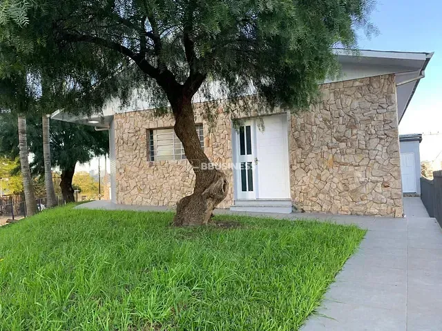 Casa 4 quartos e 2 banheiros, à venda, no bairro Santa Catarina em Caxias do Sul