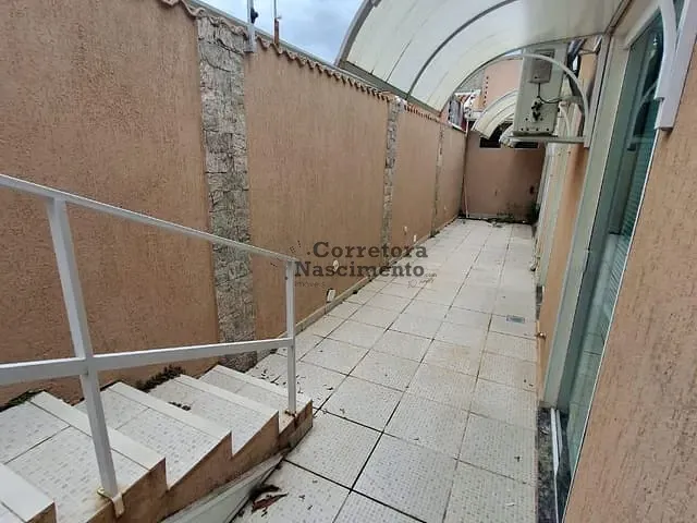 Casa com 160m², para alugar, no bairro Vila Pinheiro em Jacareí