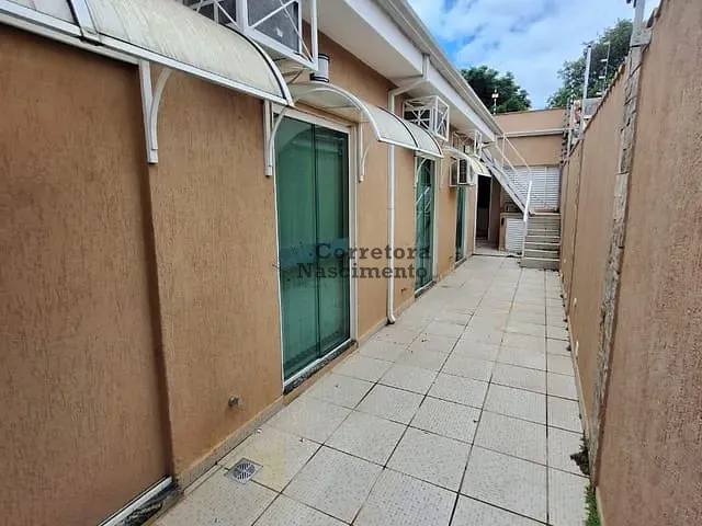 Casa com 160m², para alugar, no bairro Vila Pinheiro em Jacareí