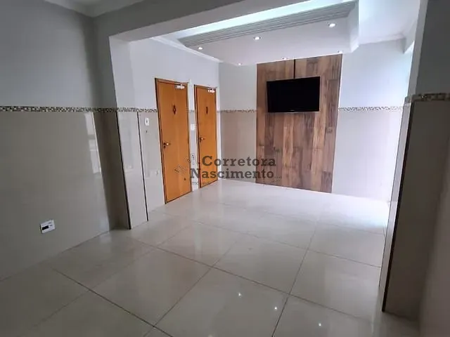 Casa com 160m², para alugar, no bairro Vila Pinheiro em Jacareí