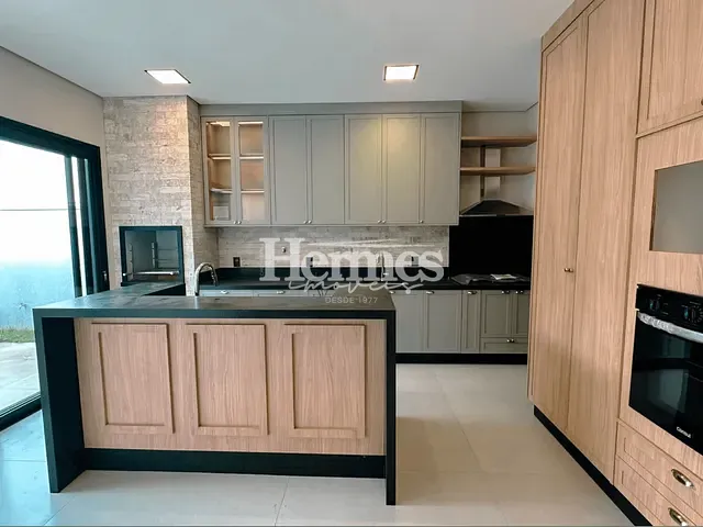 Casa com 303m² 3 quartos e 5 banheiros, à venda, no bairro Parque Brasil 500 em Paulínia