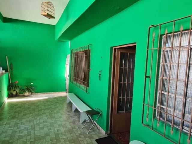 Casa com 230m² 4 quartos e 3 banheiros, à venda, no bairro Jardim Maria Helena em Carapicuíba