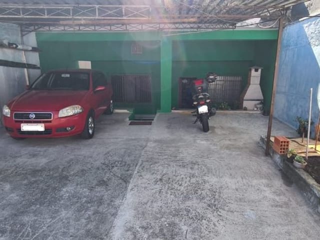 Casa com 230m² 4 quartos e 3 banheiros, à venda, no bairro Jardim Maria Helena em Carapicuíba