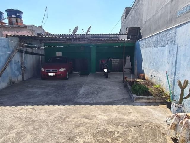 Casa com 230m² 4 quartos e 3 banheiros, à venda, no bairro Jardim Maria Helena em Carapicuíba