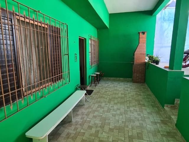 Casa com 230m² 4 quartos e 3 banheiros, à venda, no bairro Jardim Maria Helena em Carapicuíba