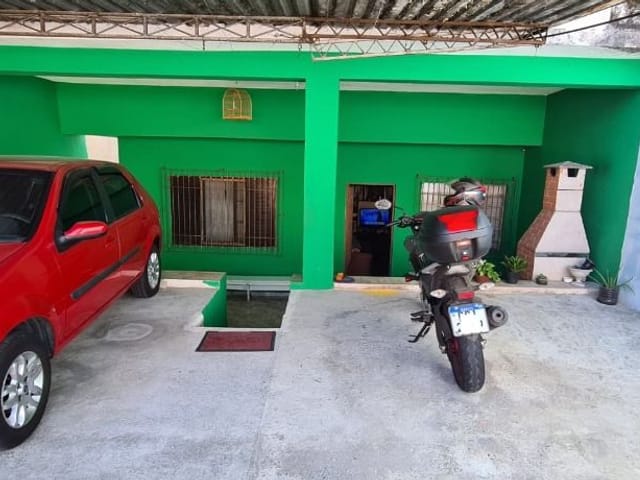 Casa com 230m² 4 quartos e 3 banheiros, à venda, no bairro Jardim Maria Helena em Carapicuíba