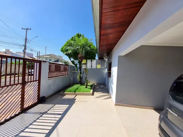 Casa com 320m² 3 quartos e 2 banheiros, à venda, no bairro Jardim Macarenko em Sumaré