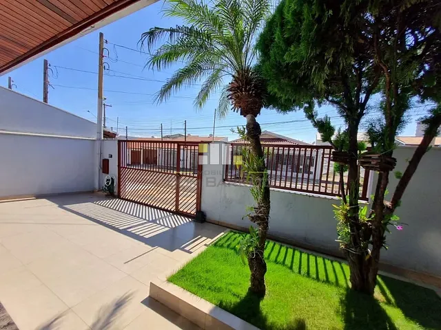 Casa com 320m² 3 quartos e 2 banheiros, à venda, no bairro Jardim Macarenko em Sumaré