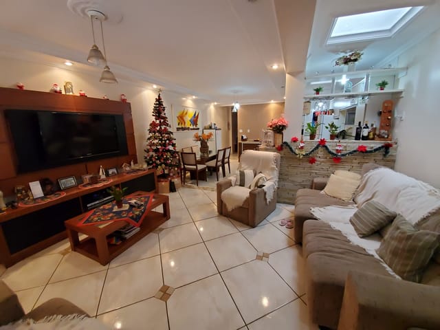 Casa com 173m² 2 quartos e 2 banheiros, à venda, no bairro Parque São Cristóvão em Taubaté