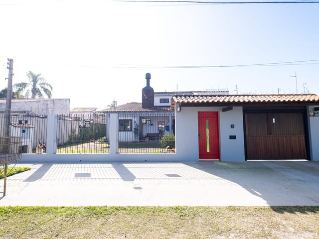 Casa 4 quartos e 3 banheiros, à venda, no bairro Laranjal em Pelotas