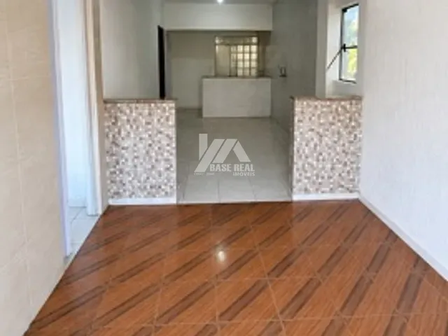 Casa 2 quartos e 1 banheiro, à venda ou para alugar, no bairro Santa Cruz em Guarapuava